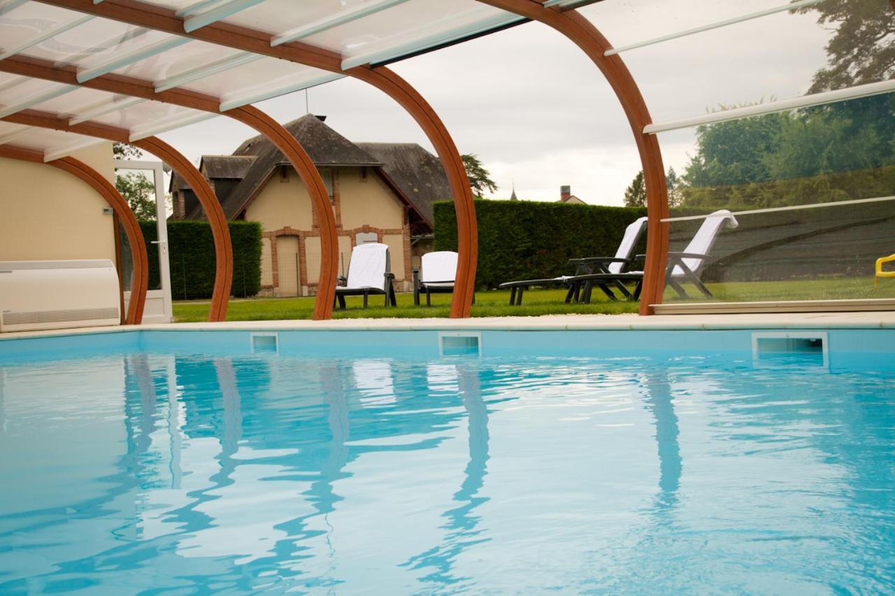 Hotel-Restaurant Domaine De La Grande Garenne Neuvy-sur-Barangeon Kültér fotó