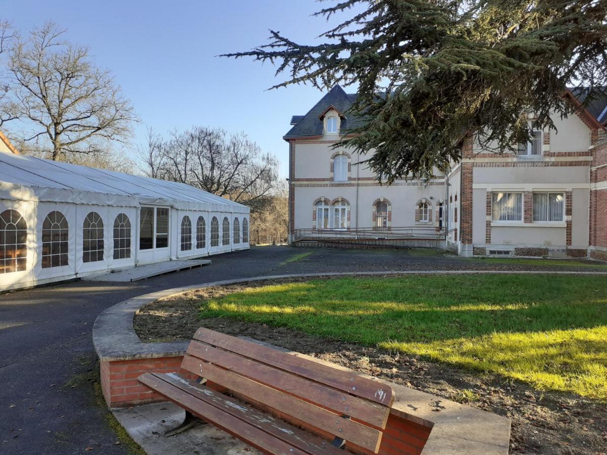 Hotel-Restaurant Domaine De La Grande Garenne Neuvy-sur-Barangeon Kültér fotó