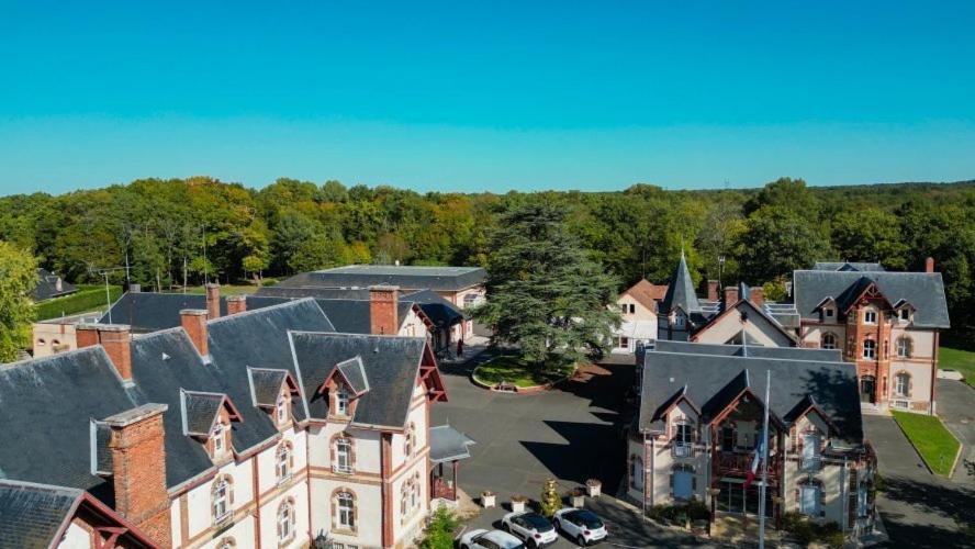 Hotel-Restaurant Domaine De La Grande Garenne Neuvy-sur-Barangeon Kültér fotó
